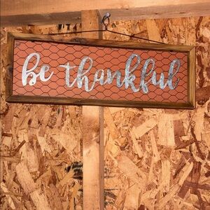 Rustic 'Be Thankful' Wall Decor